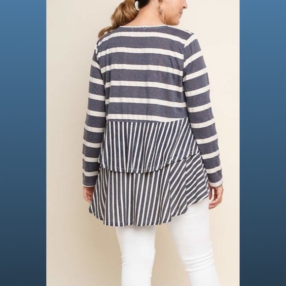 🧨CLEARANCE🧨 Striped Top w Crochet Ruffle Hem - Picture 3 of 5